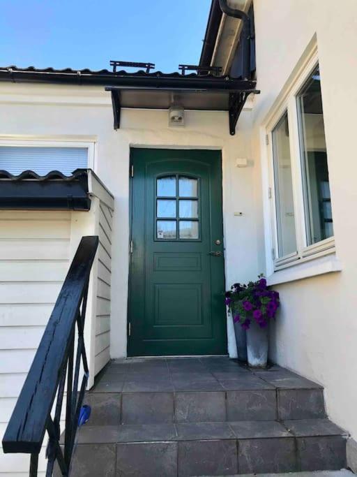 Stort Hus I Porsgrunn Sentrum Med Gangavstand Til "Alt" & Gratis Parkering Til Flere Biler 외부 사진