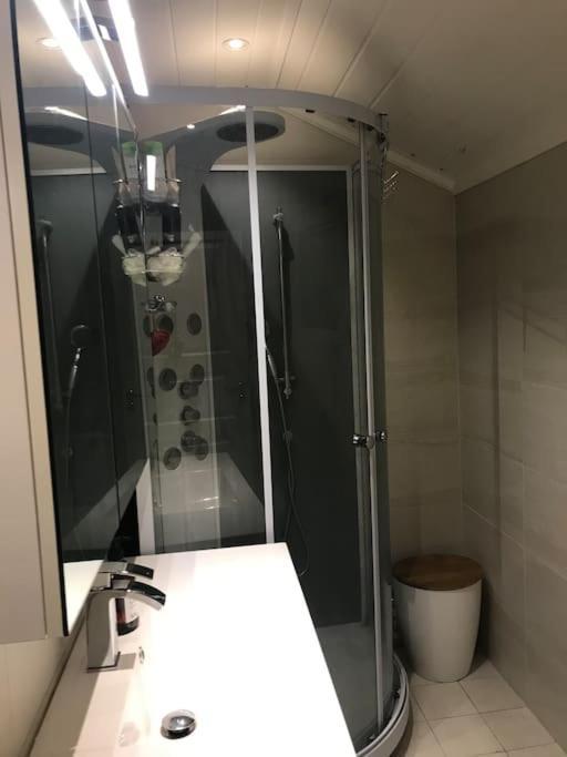 Stort Hus I Porsgrunn Sentrum Med Gangavstand Til "Alt" & Gratis Parkering Til Flere Biler 외부 사진
